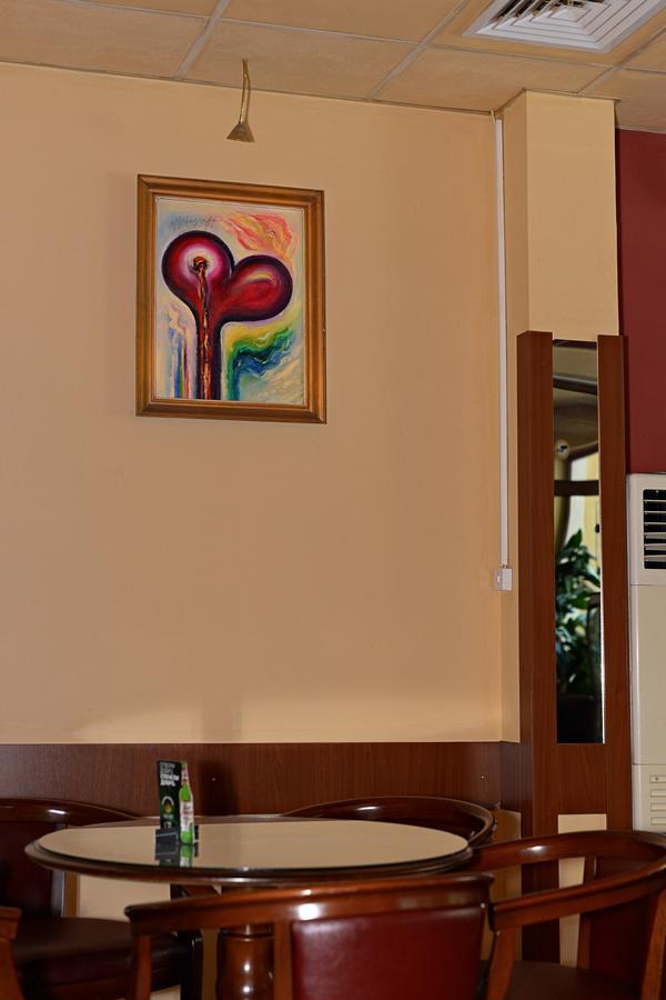 Family Art-Hotel Zora Vratsa Exterior foto